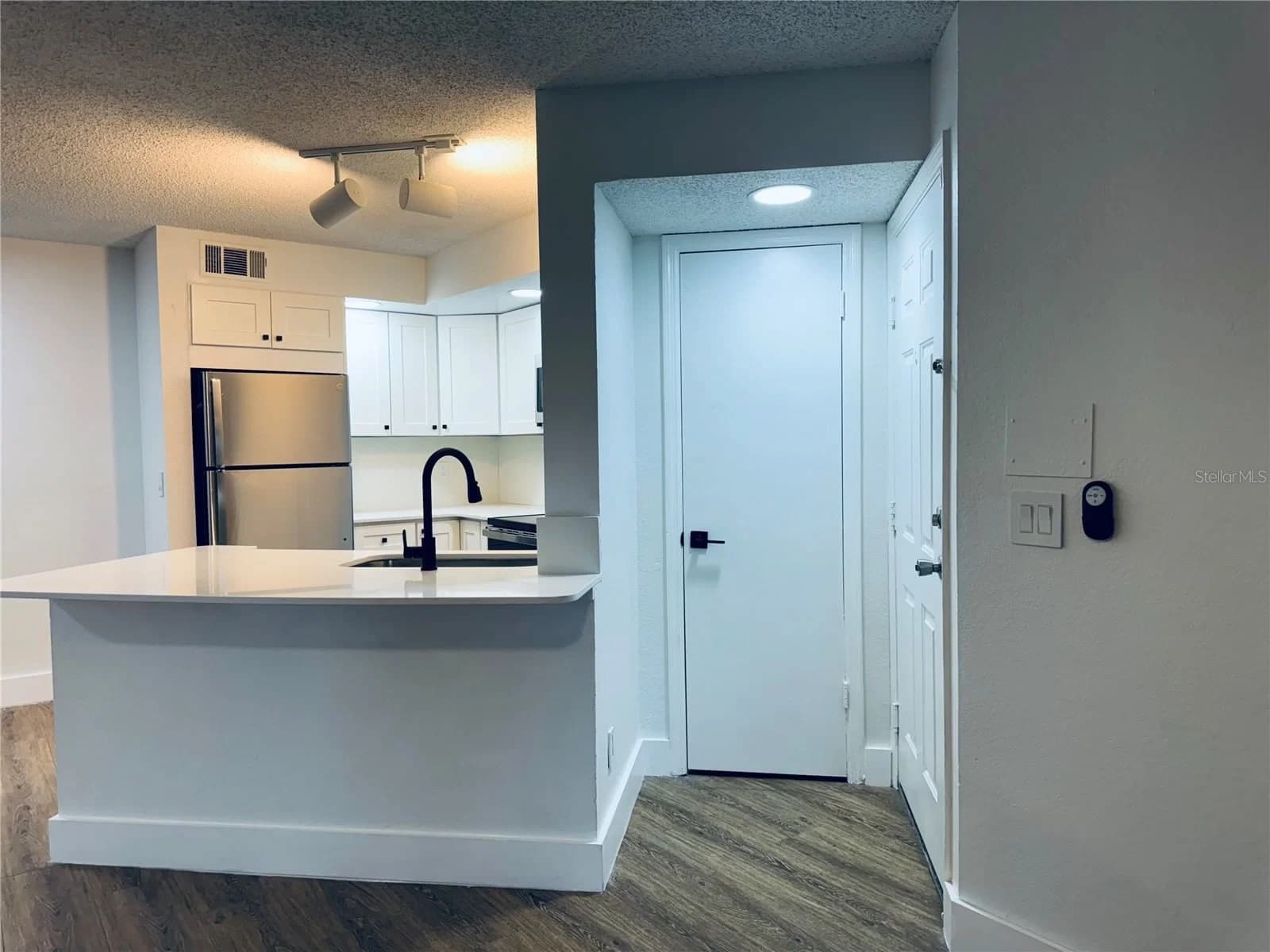 4630 COMMANDER, Orlando, FL 32822 2