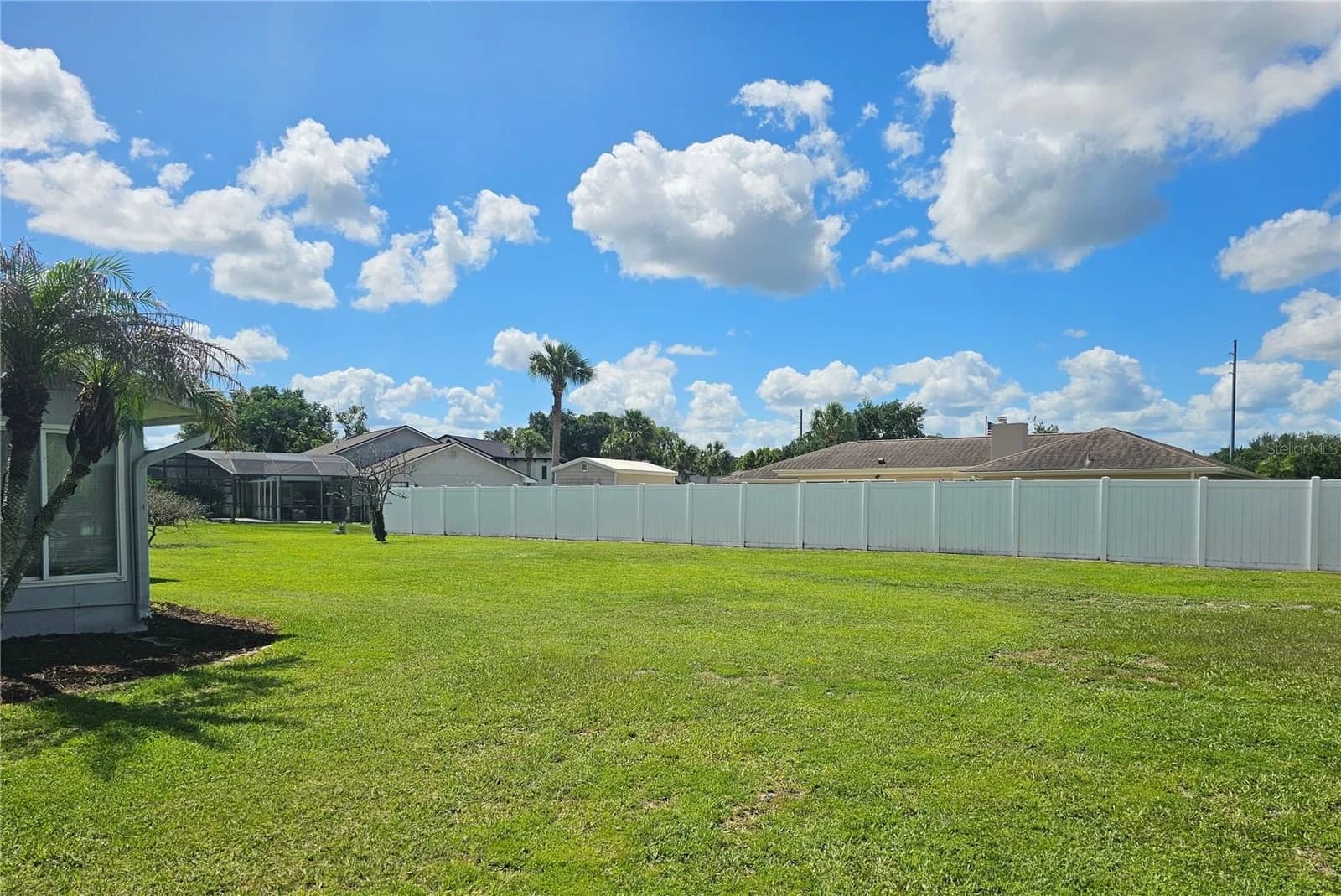 1850 CHAUCER, Kissimmee, FL 34744 3