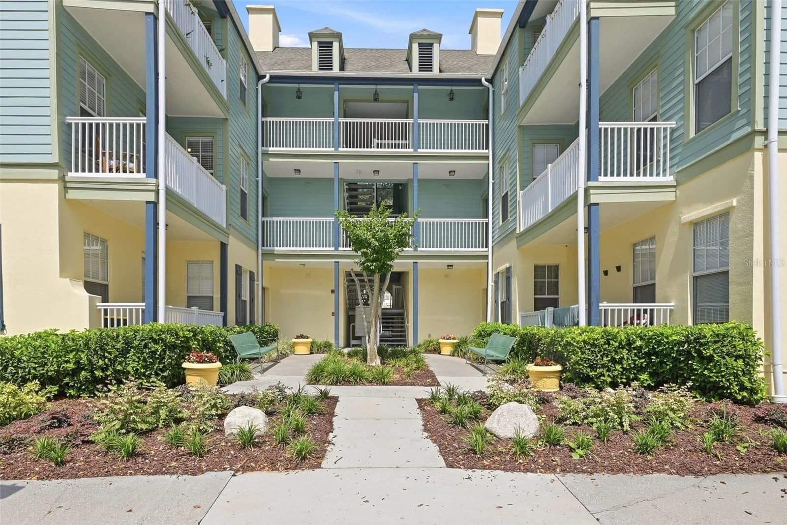 611 CAMPUS 2