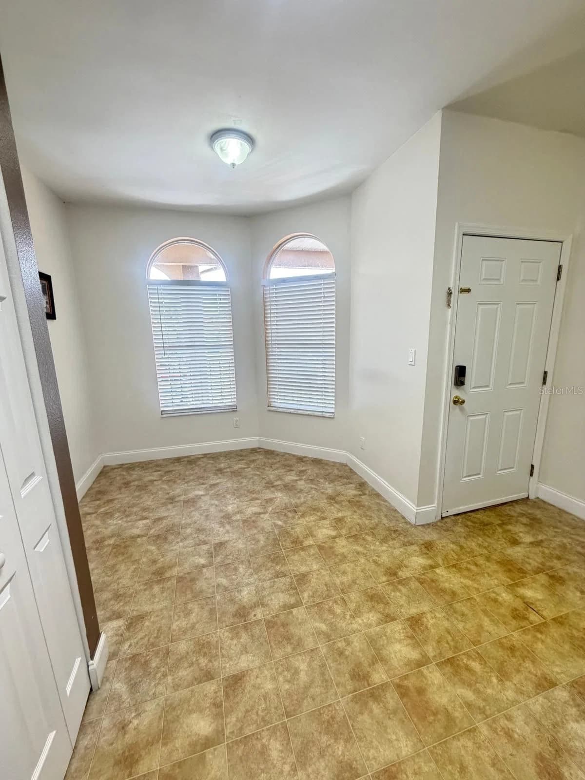 8842 CORAL PALMS 4