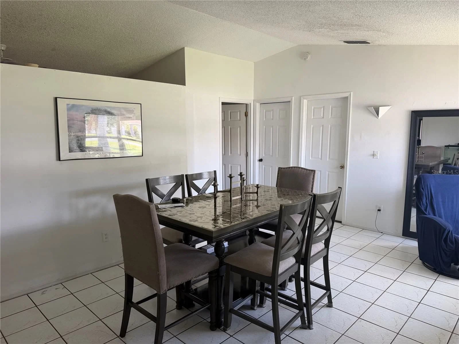 1127 GARDANNE 4
