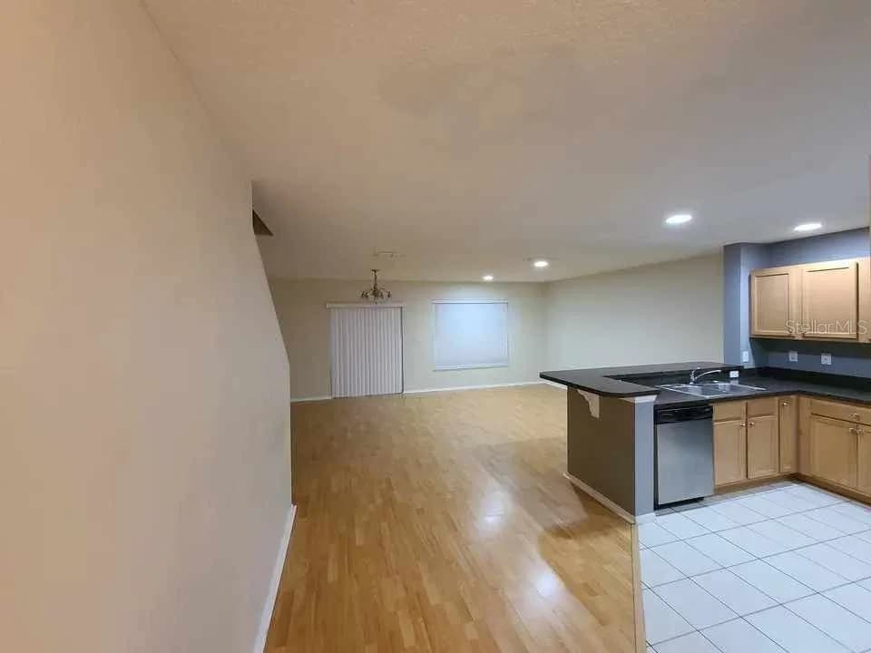 1034 CHALCEDONY 5
