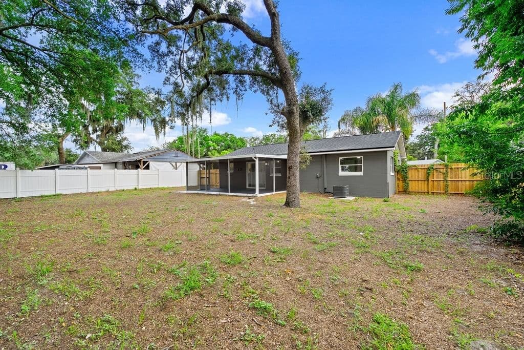 5399 MUSTANG, Orlando, FL 32810 3