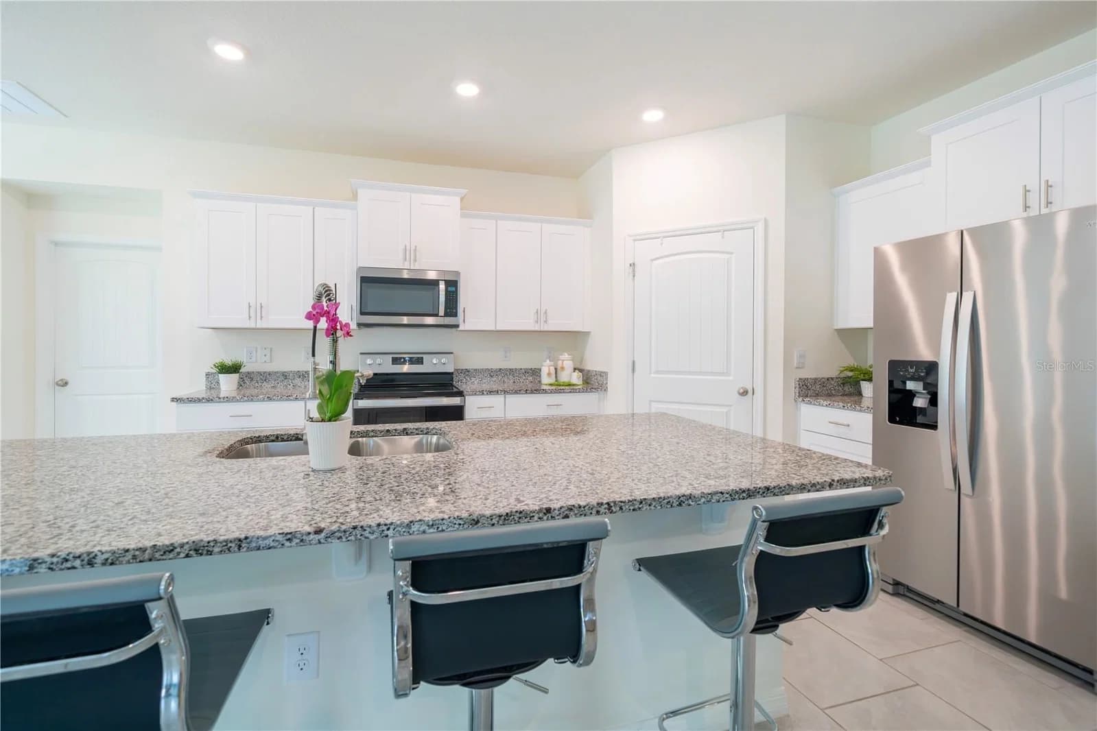 1624 BARBERRY 5