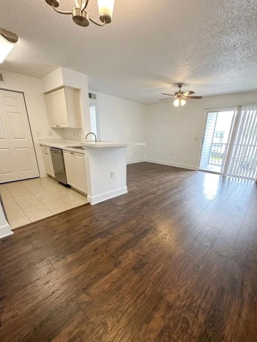 1218 BERMUDA LAKES 4
