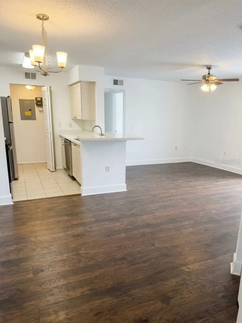 1218 BERMUDA LAKES 5