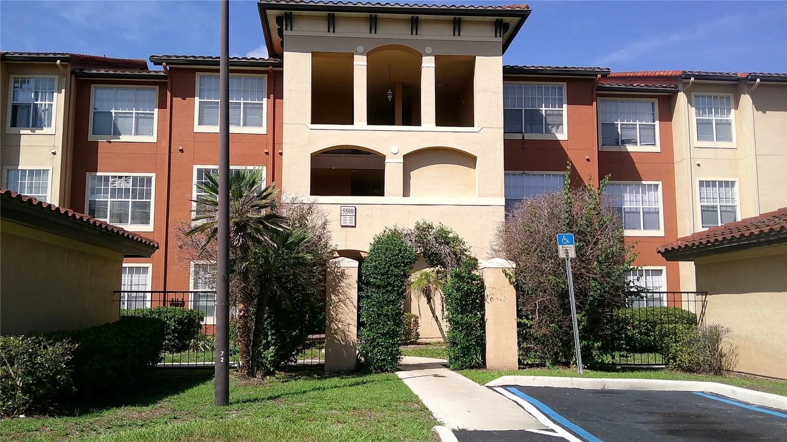 5518 METROWEST, Orlando, FL 32811 3