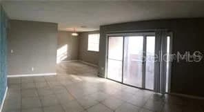 3984 VERSAILLES 4