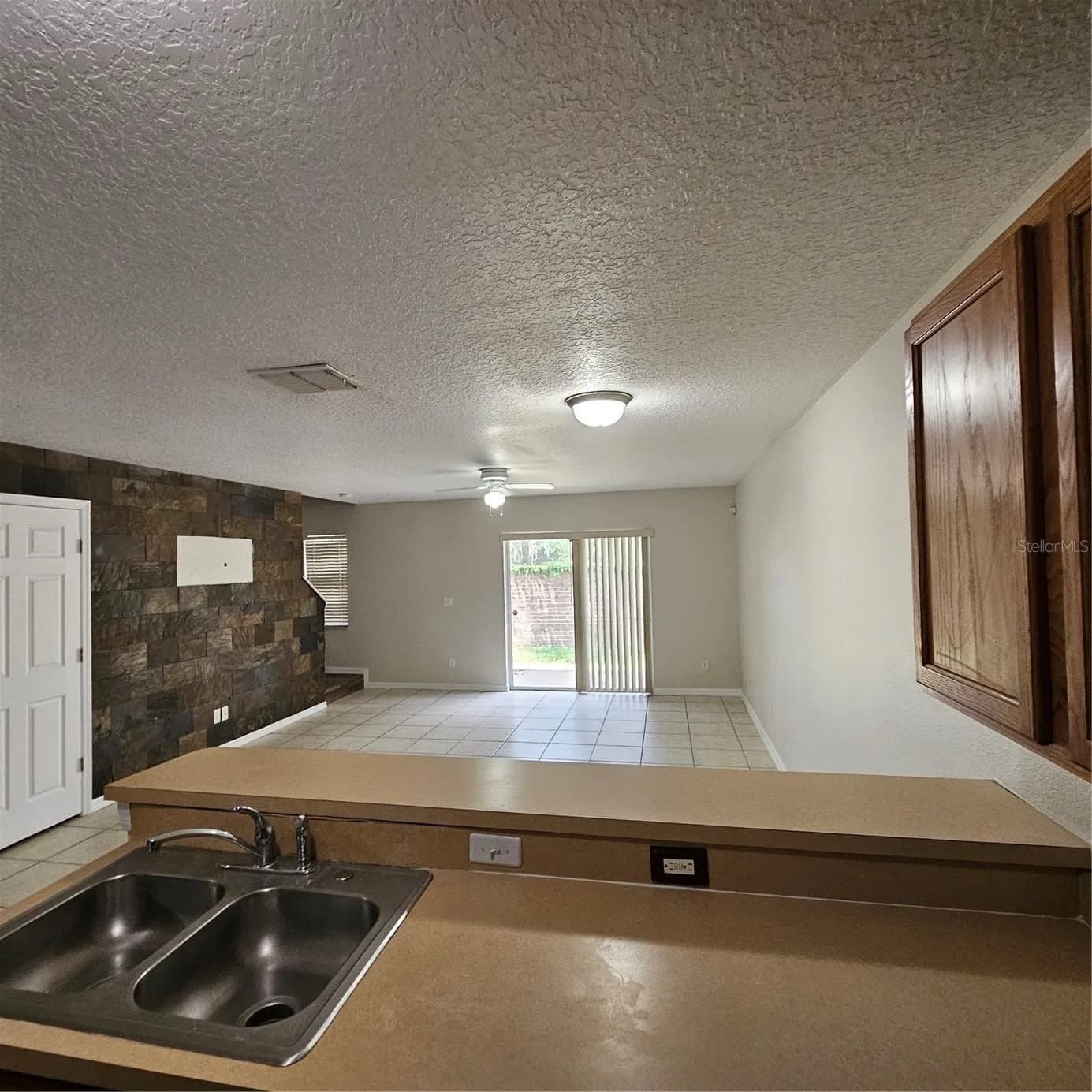 752 CRESTING OAK 4