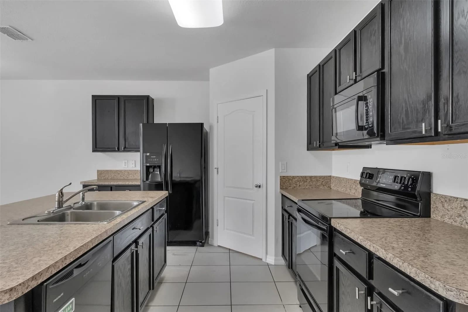 1828 PARTIN TERRACE 4