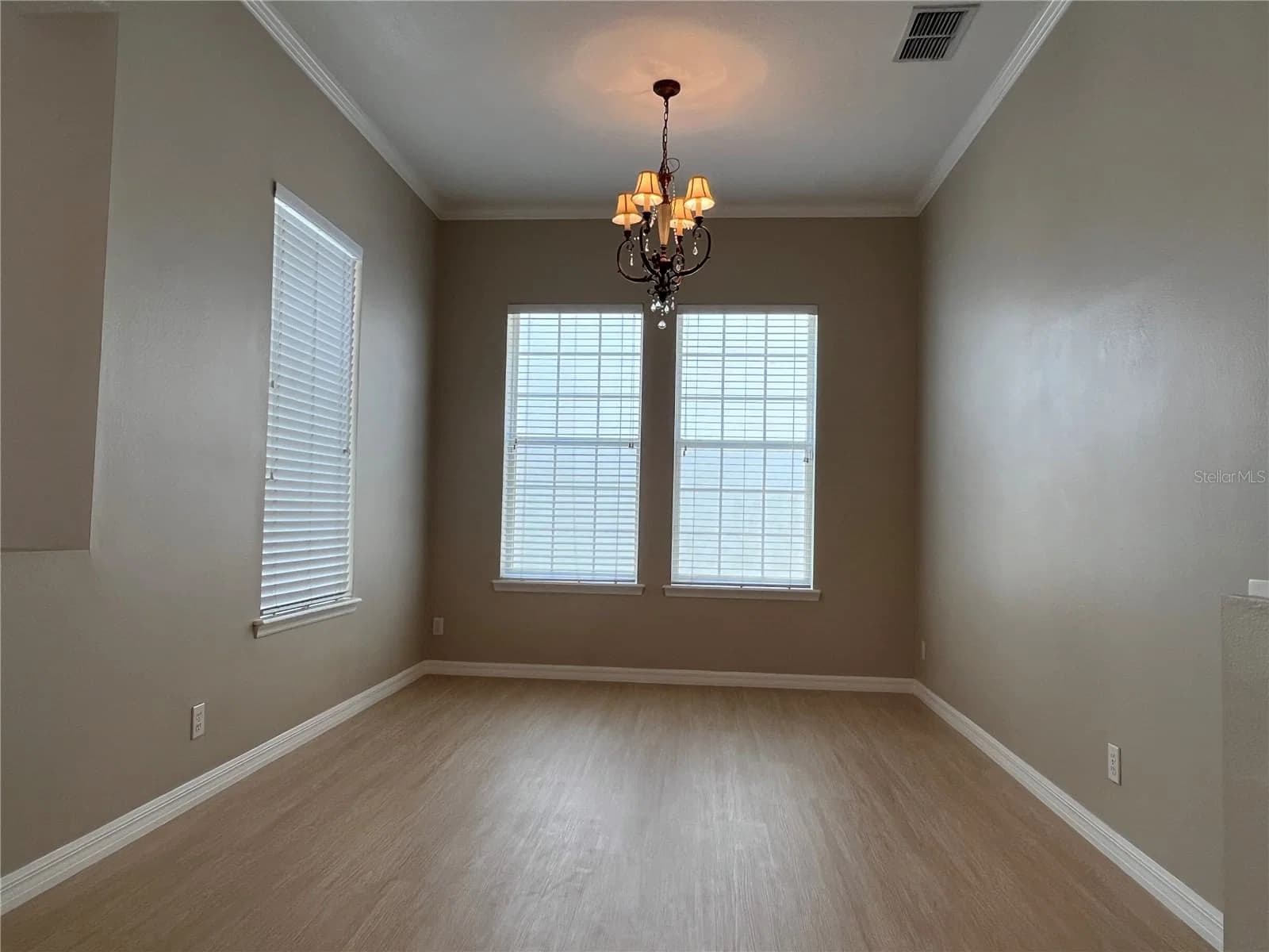 502 GREENBRIER 4