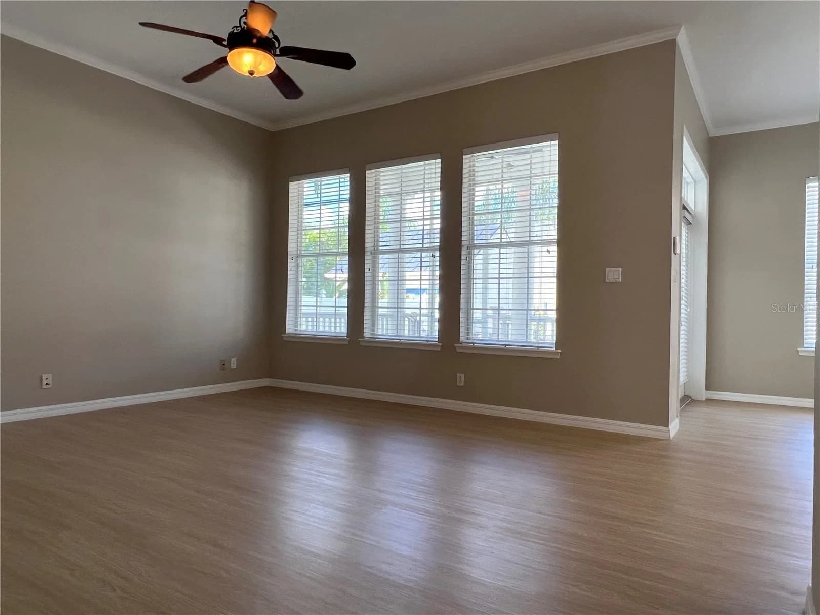 502 GREENBRIER 5