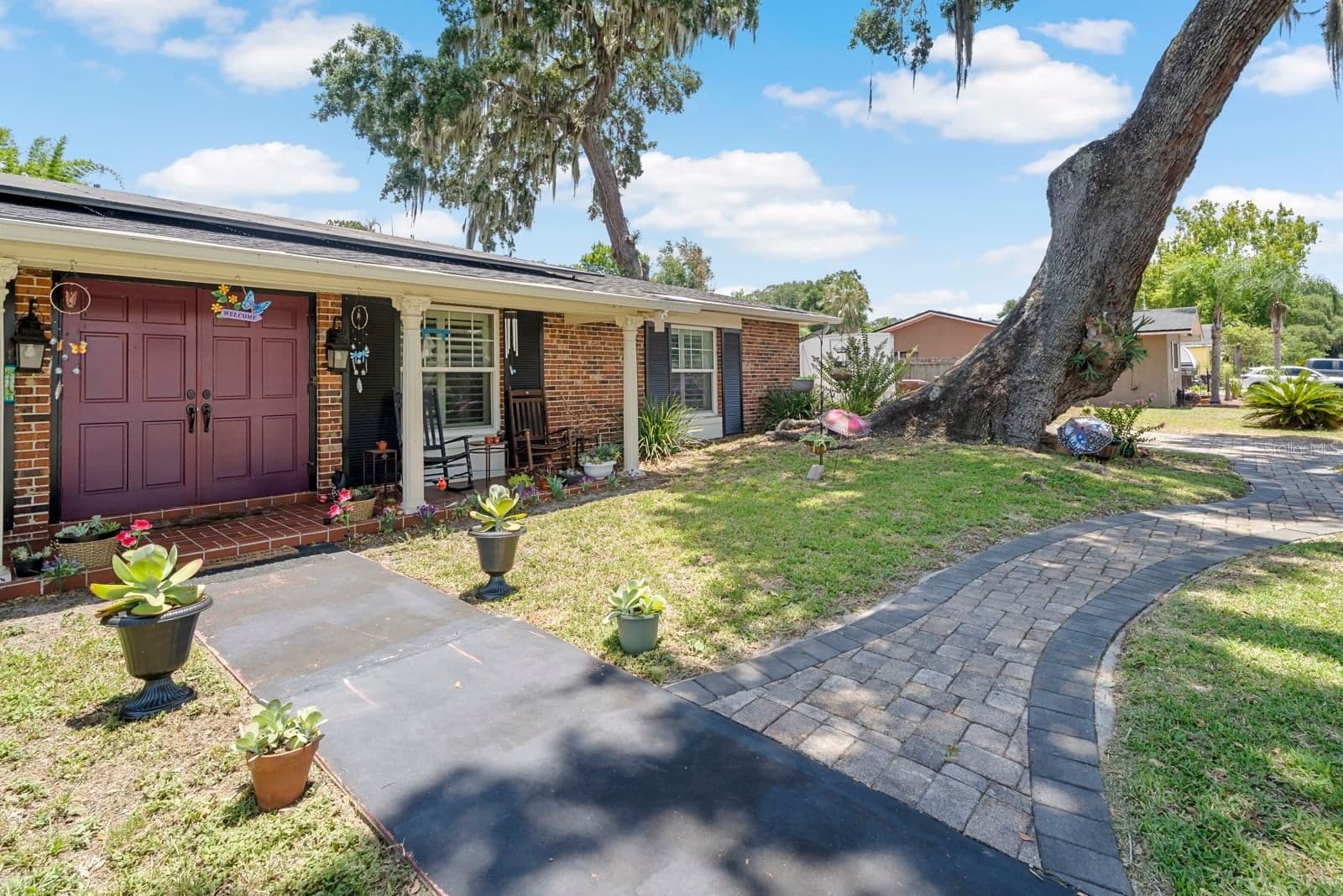 802 HASTINGS 4