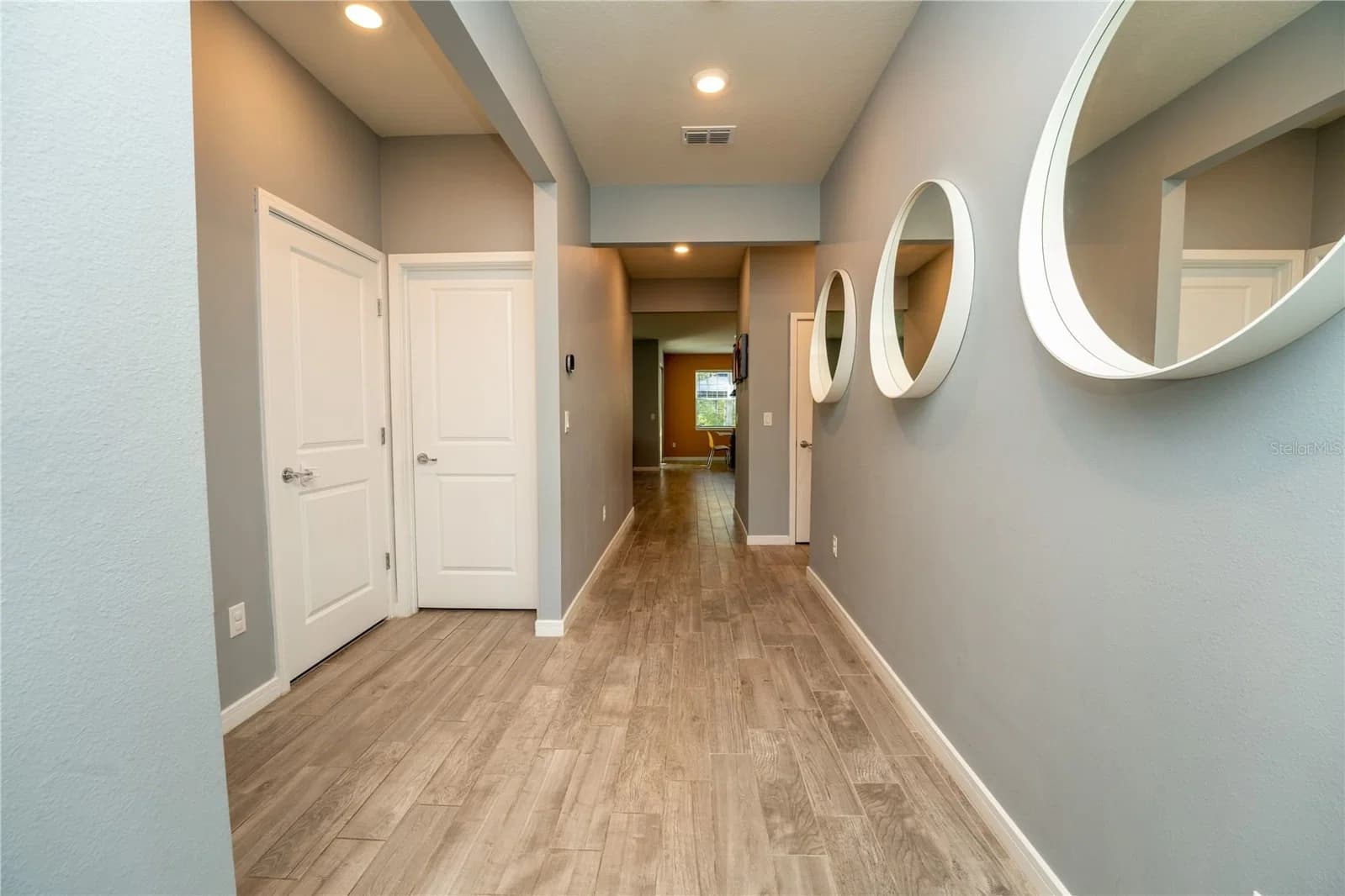 9683 BROWN BURROW 4