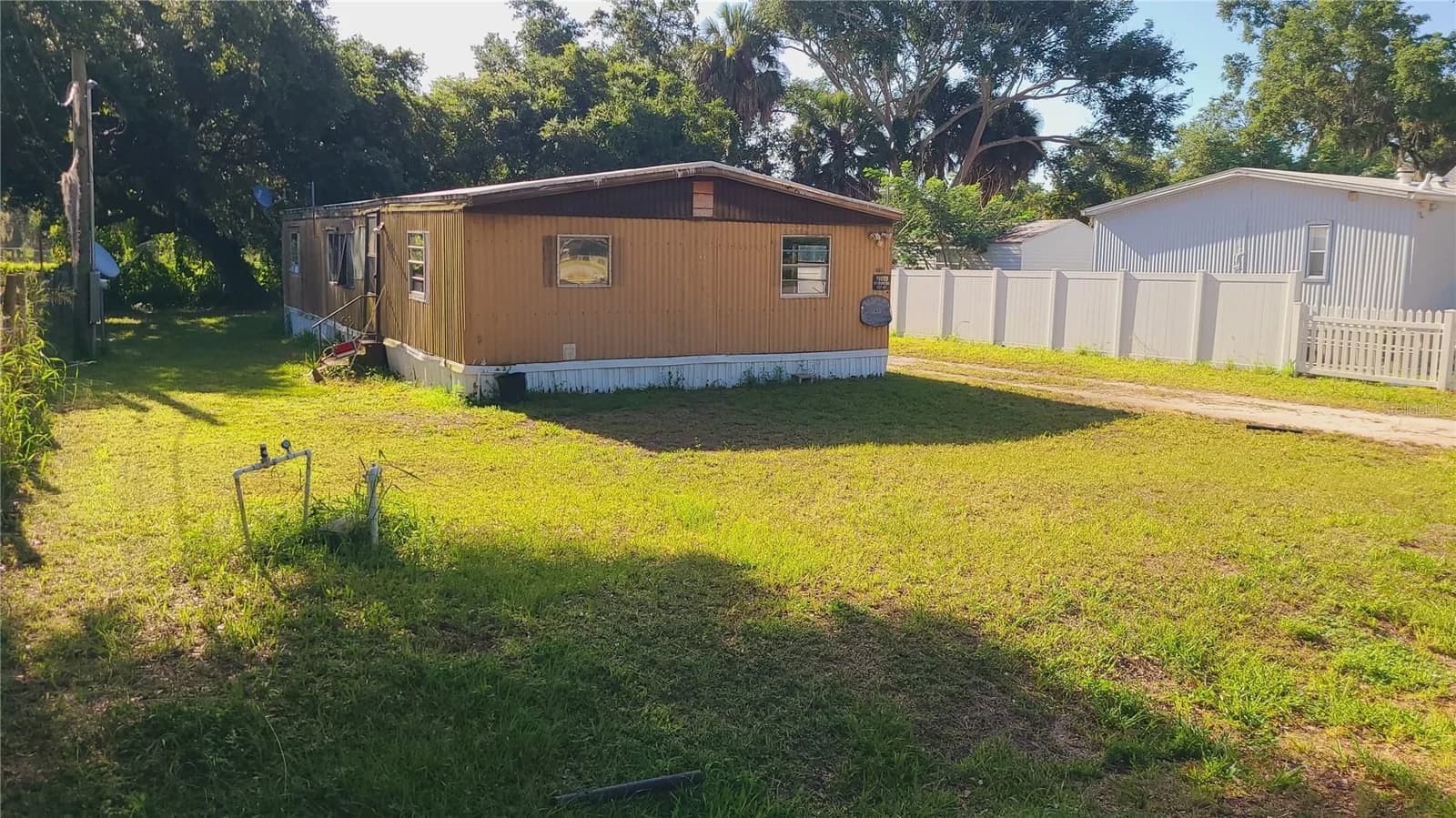 1683 MAGNOLIA, Kissimmee, FL 34746
