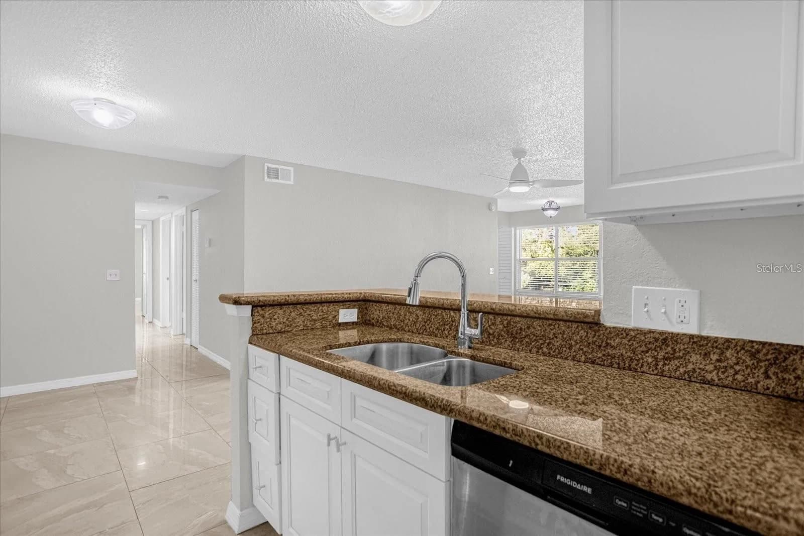 5132 CONROY, Orlando, FL 32811 3