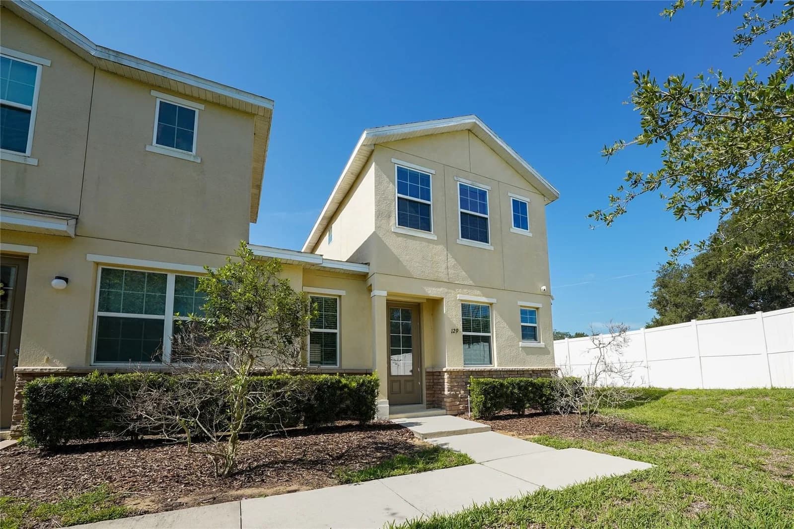 129 HOLLY VILLAGE 4