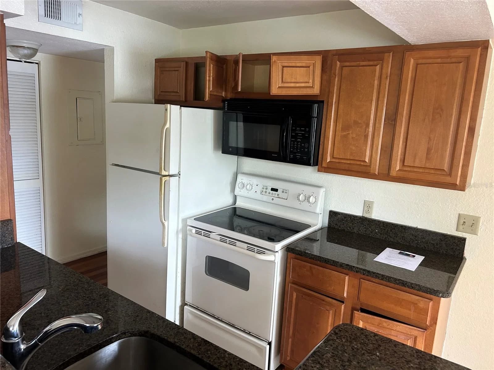 1037 HIAWASSEE 4