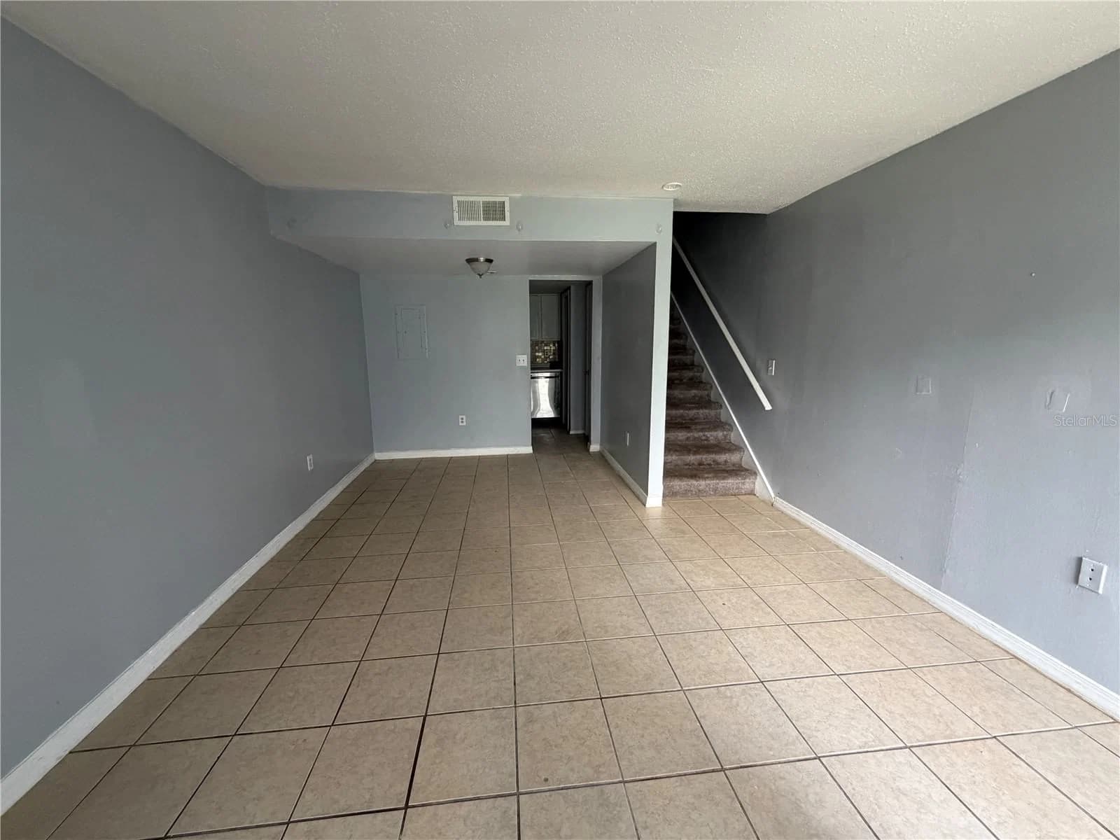 4215 SEMORAN 4