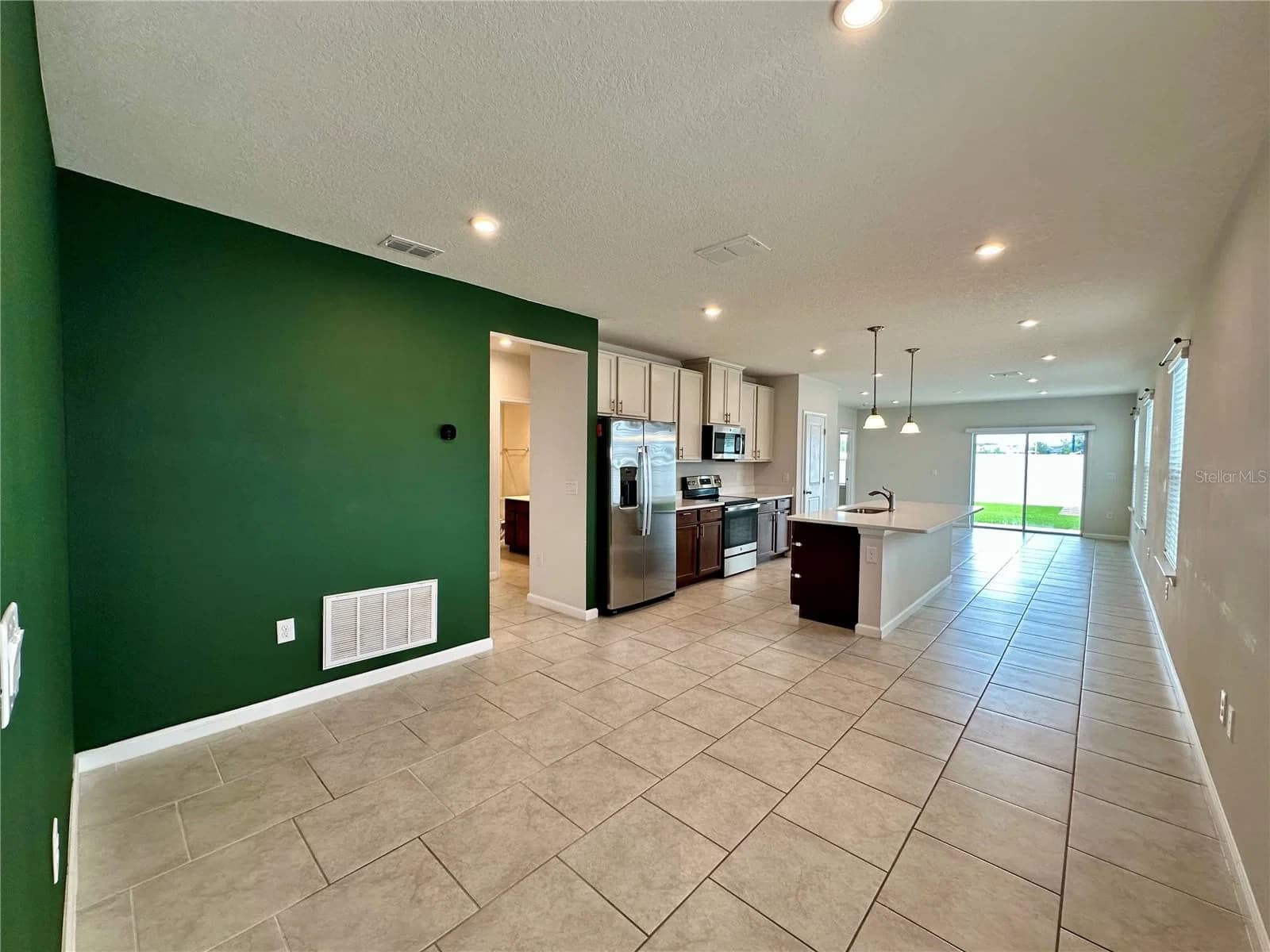 1528 EUCALYPTUS 4