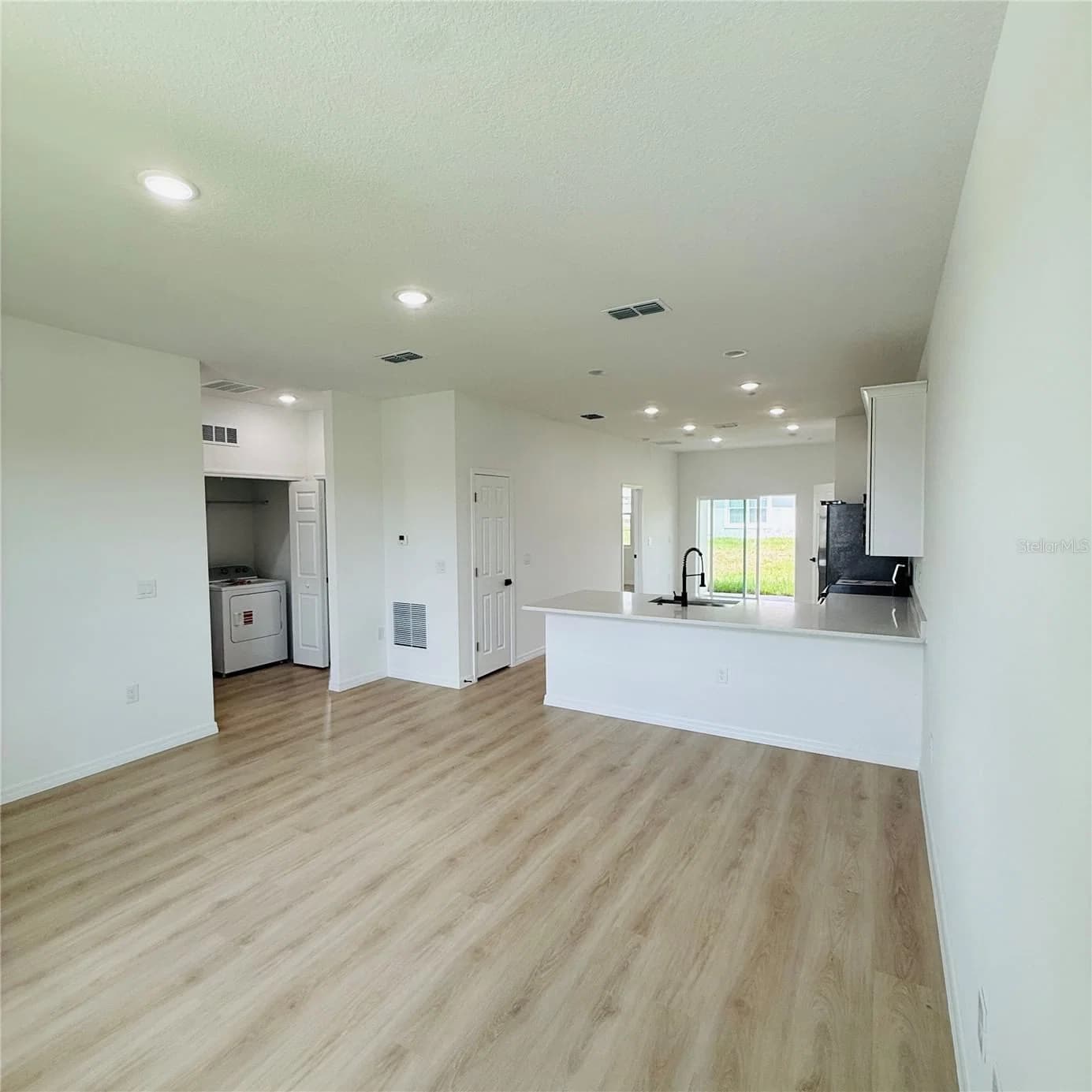 602 DESMOINES 4