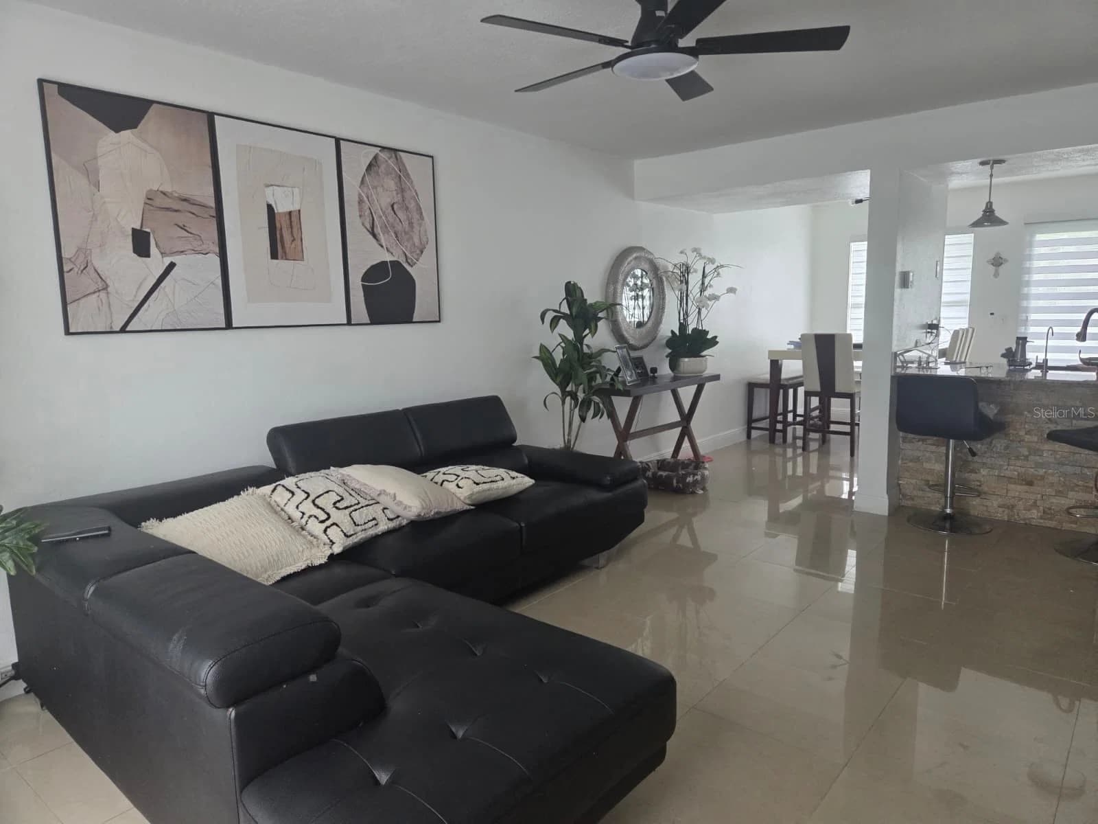1811 BENTLEY BLVD 2