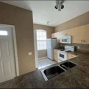 13102 INDIAN CREEK 5