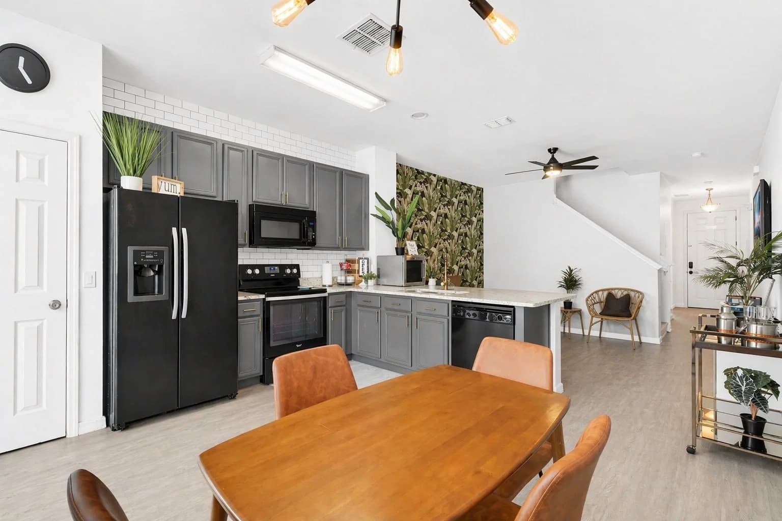 5492 PARADISE CAY 5