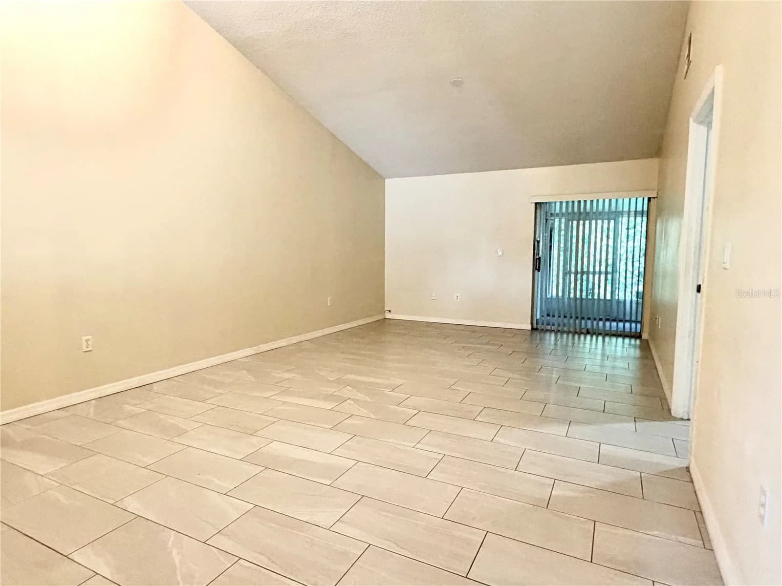 1172 JADE EAST 3