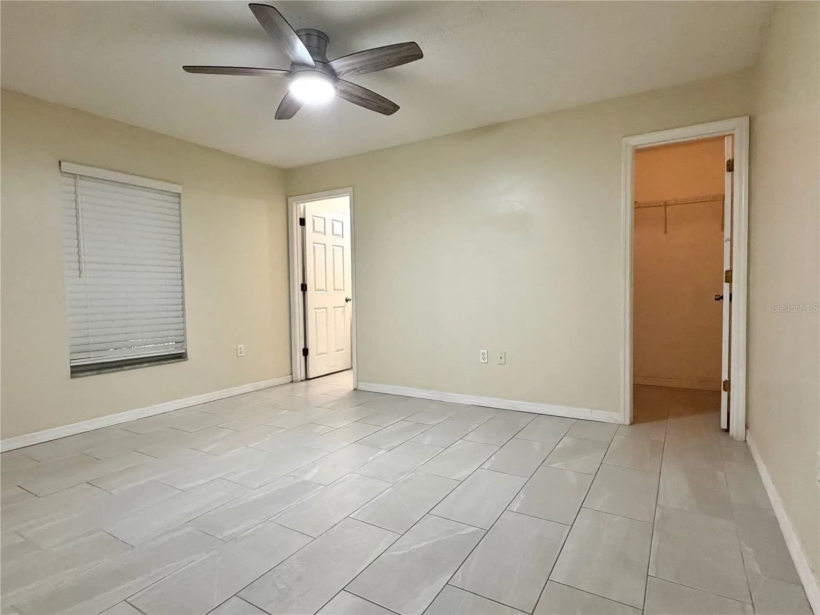 1172 JADE EAST 4