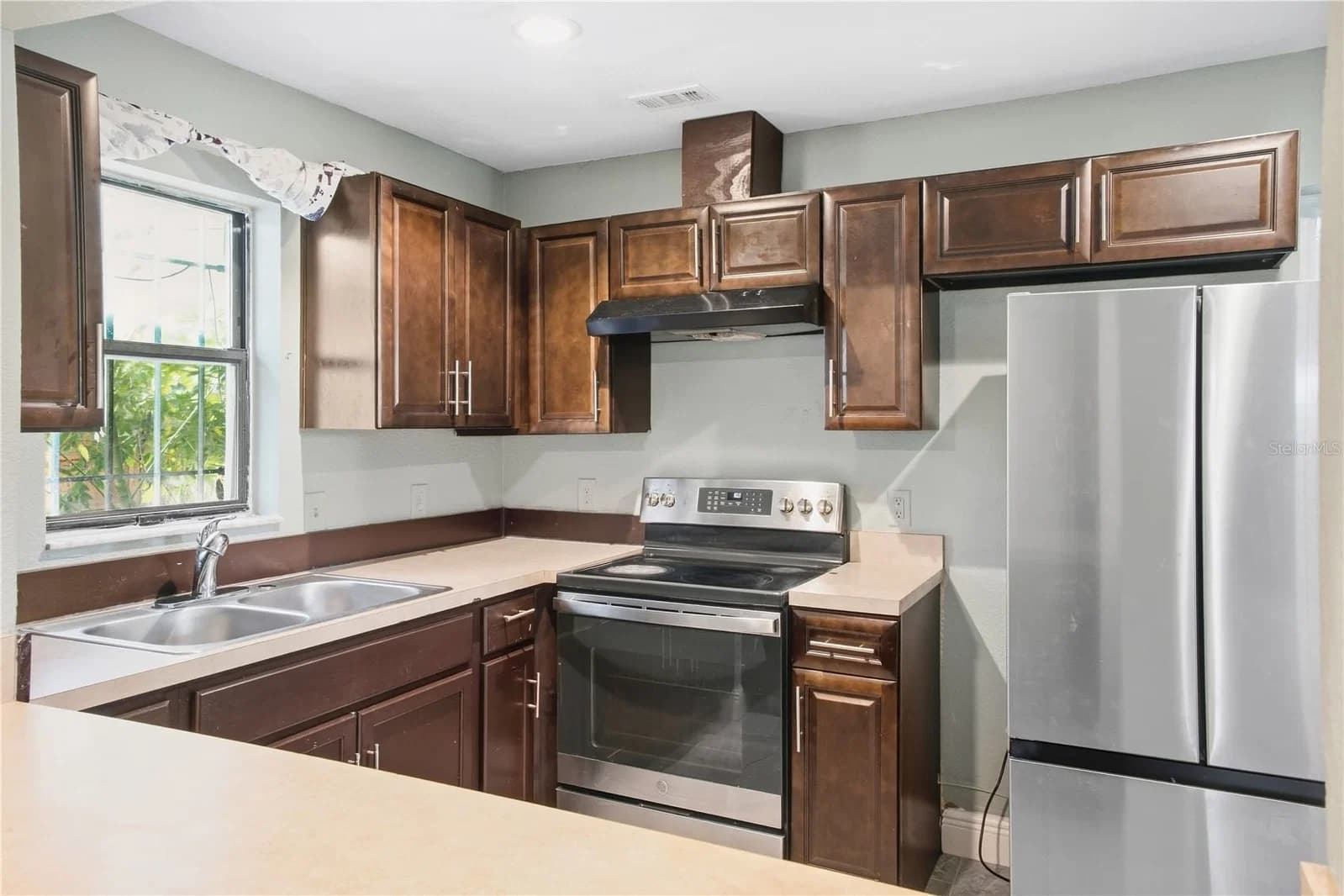 4288 PRINCE HALL Boulevard 4
