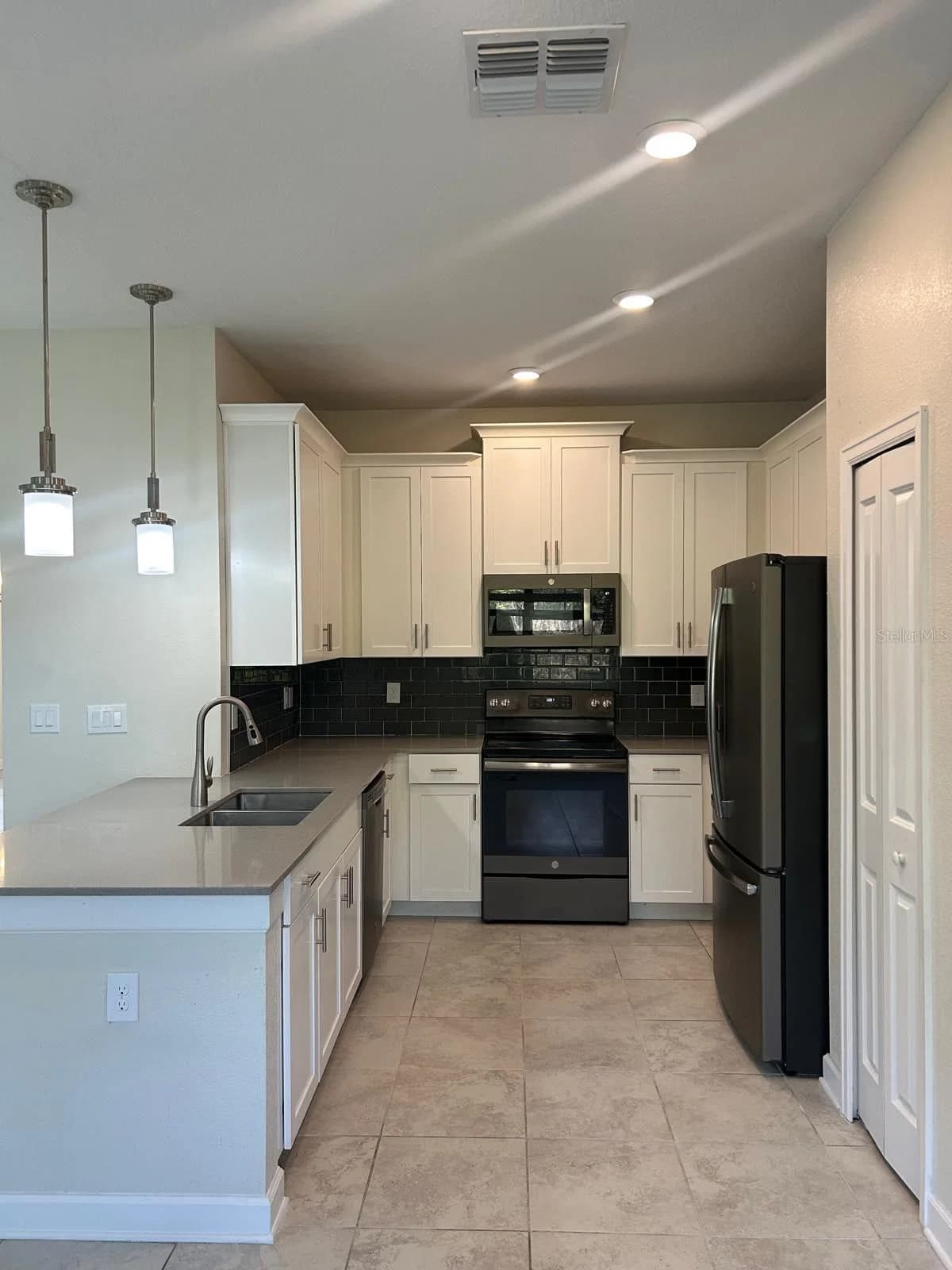 11576 WHISTLING PINE 5