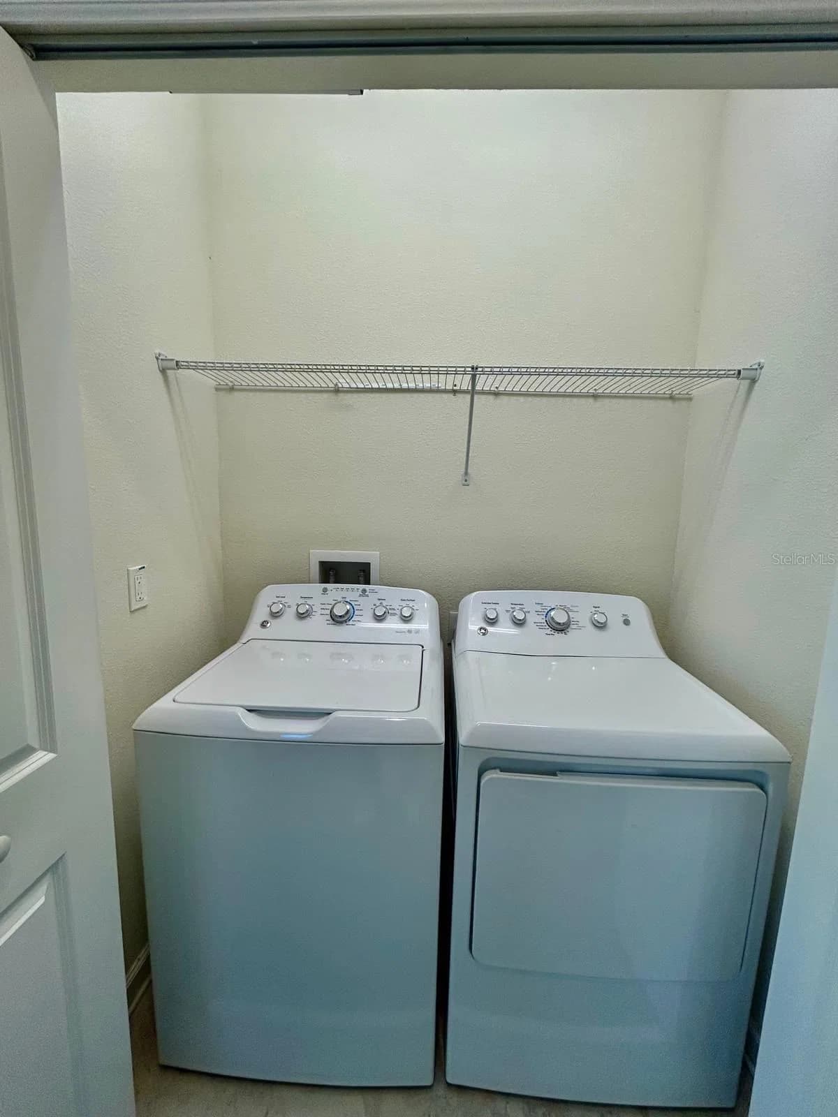 11576 WHISTLING PINE 2