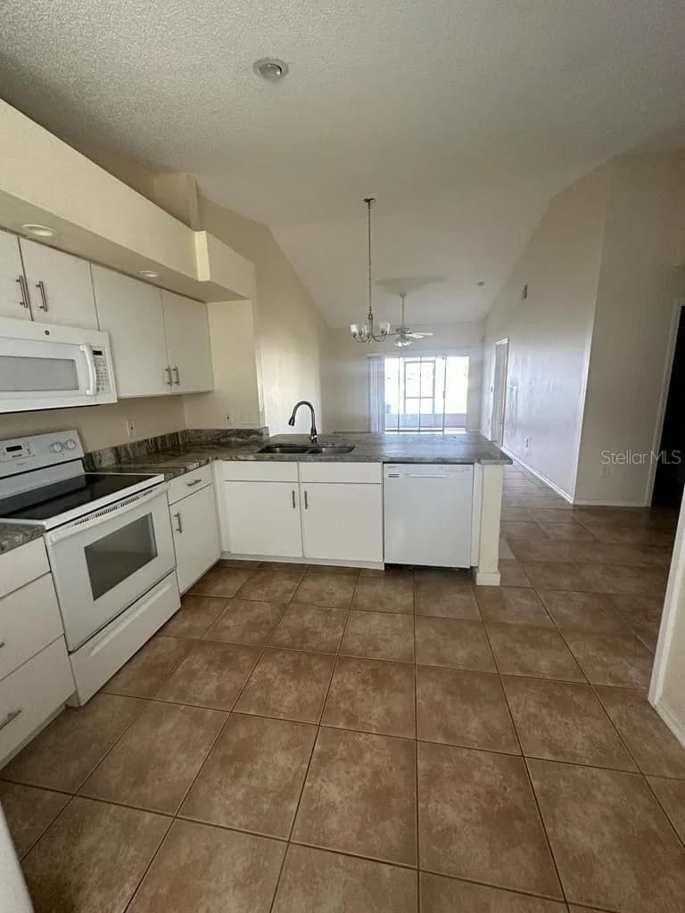 13551 SUMMETON DR 5