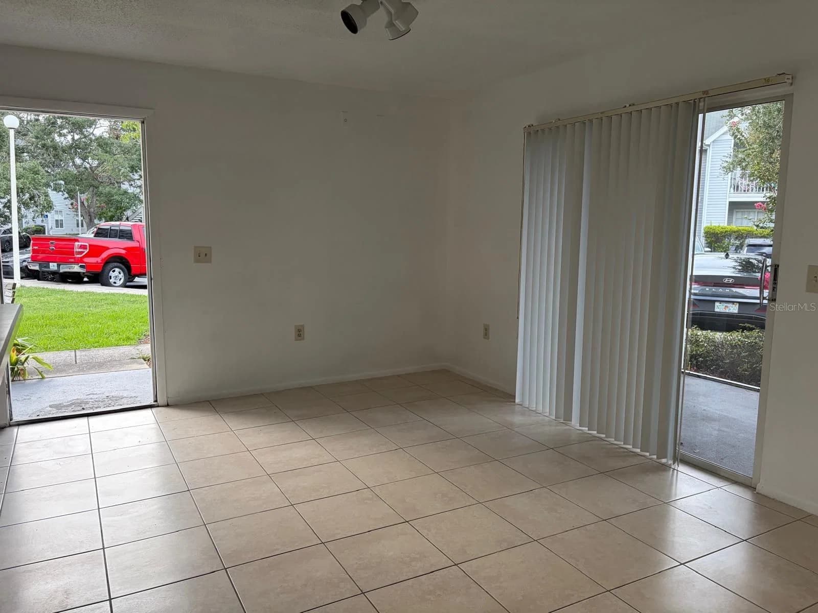 1218 BERMUDA LAKES 3