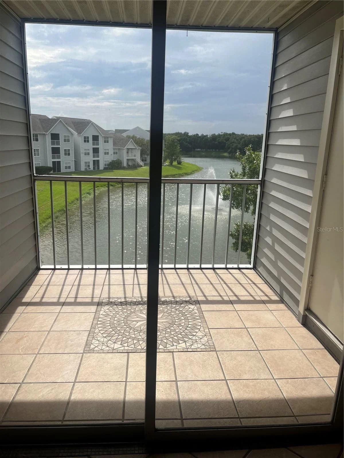 1205 BERMUDA LAKES 3