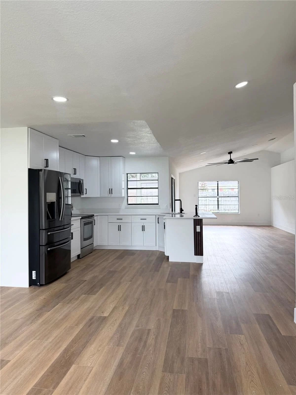 305 CORNWALLIS 2