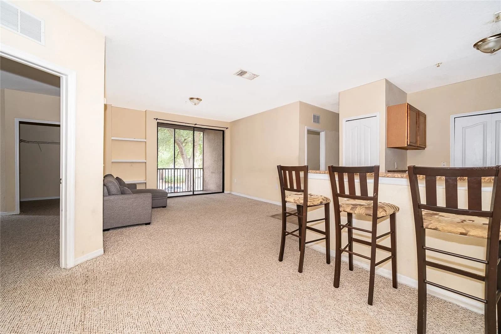 6141 METROWEST 3