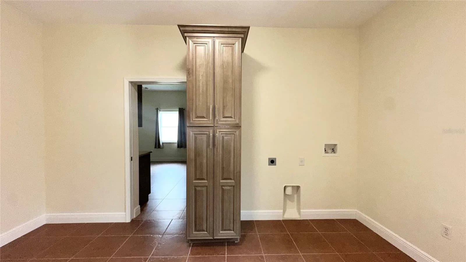 1287 GLENDORA 3