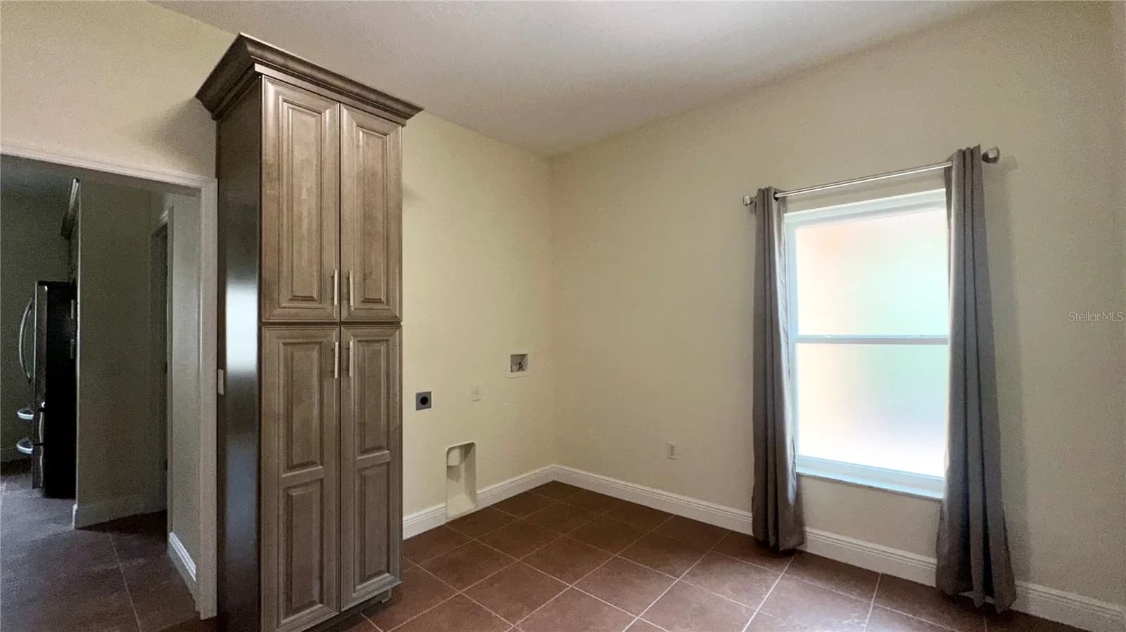 1287 GLENDORA 4