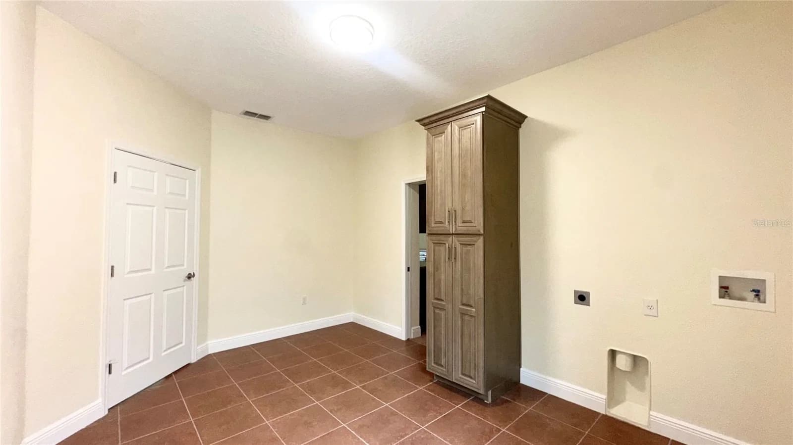 1287 GLENDORA 5