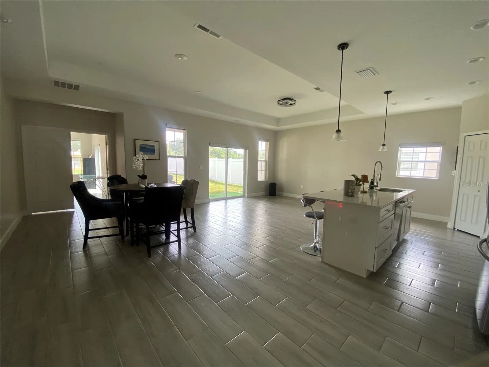 4995 MERCER 4