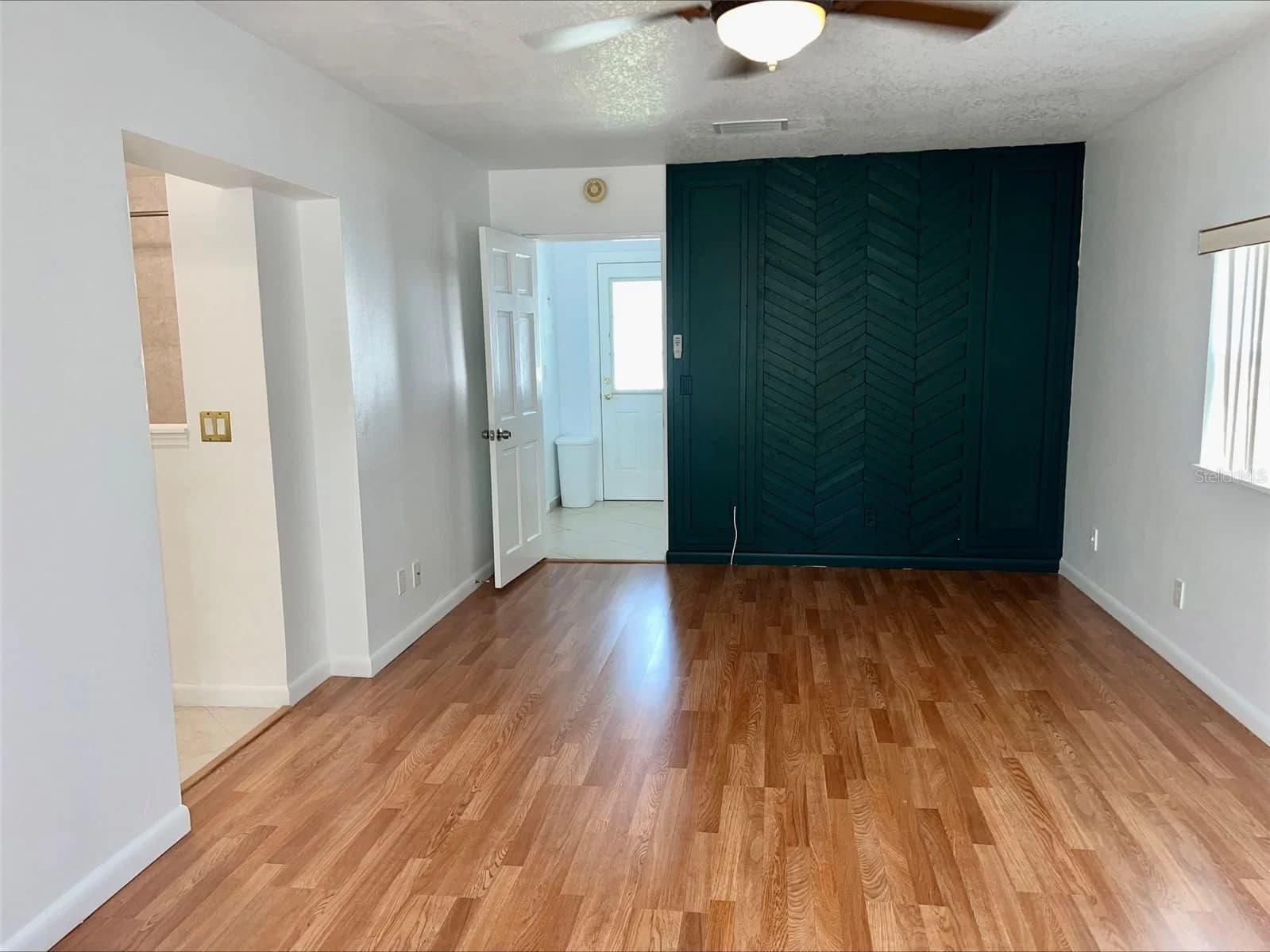 1211 LEHIGH 5