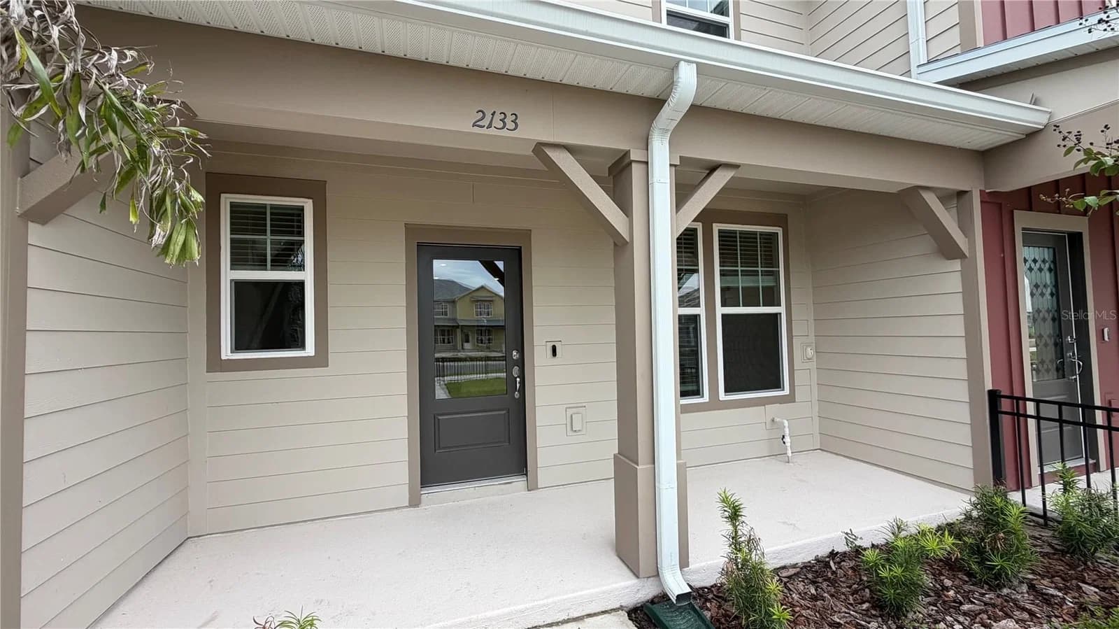 2133 SOUTHBURY 4