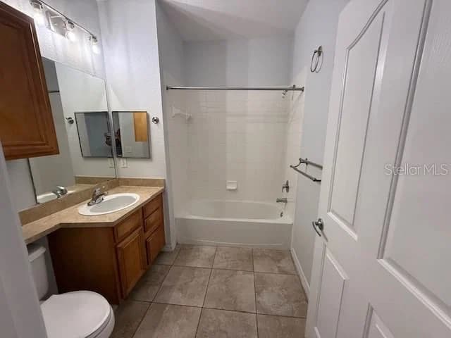 6151 METROWEST 4