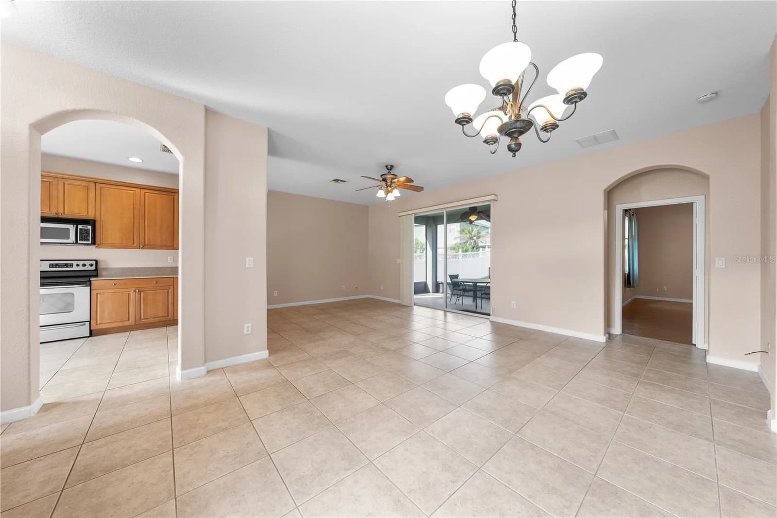 2975 WHITE CEDAR CIR 4