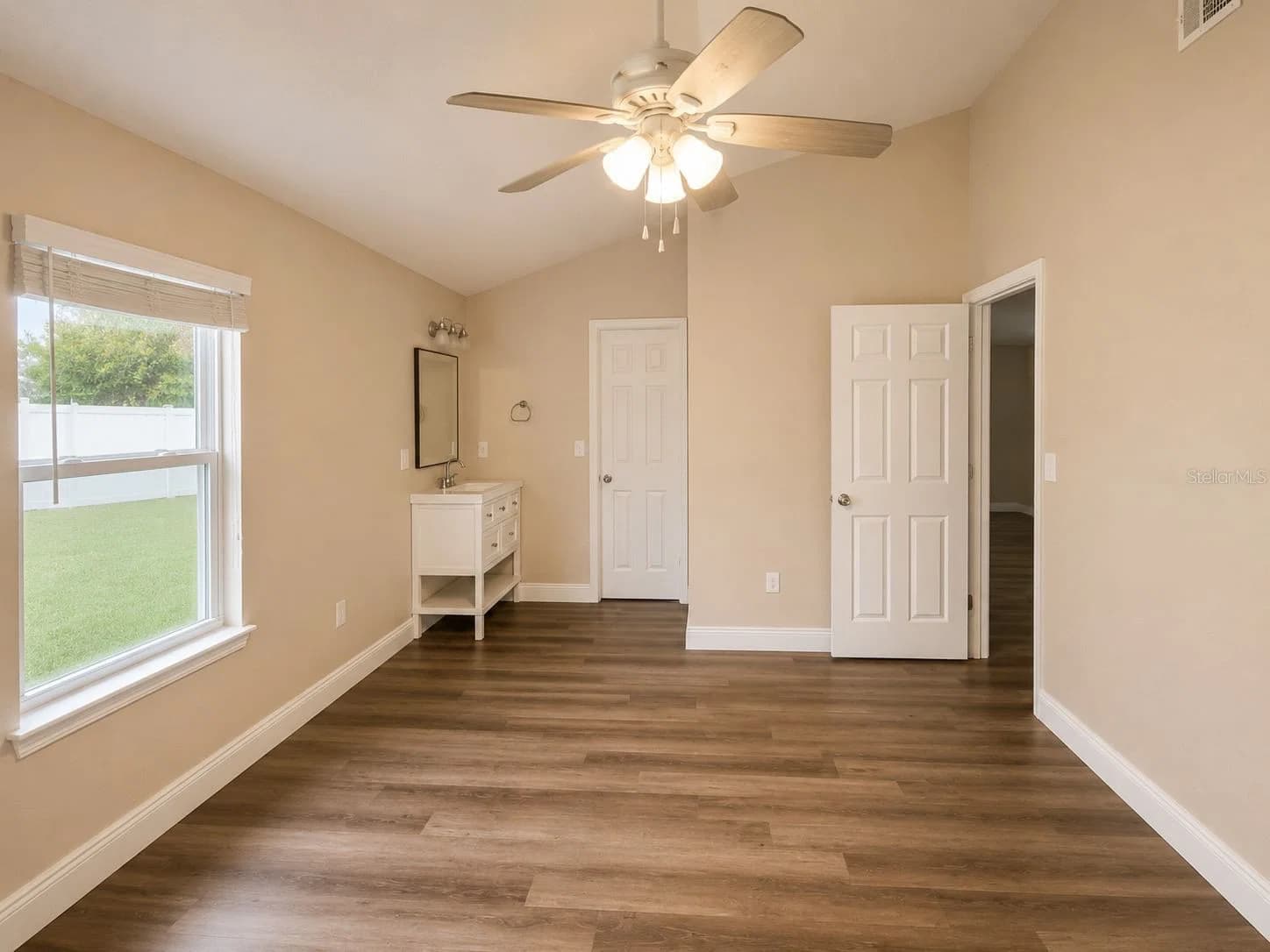 326 COLONADE 2
