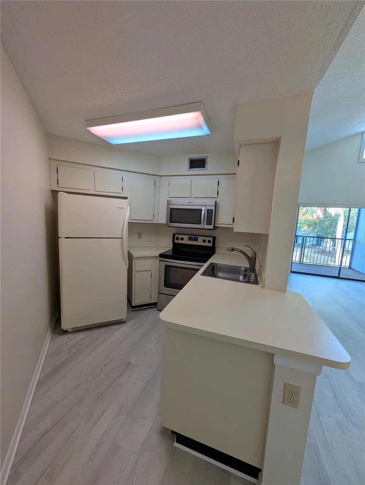 3959 ATRIUM 5