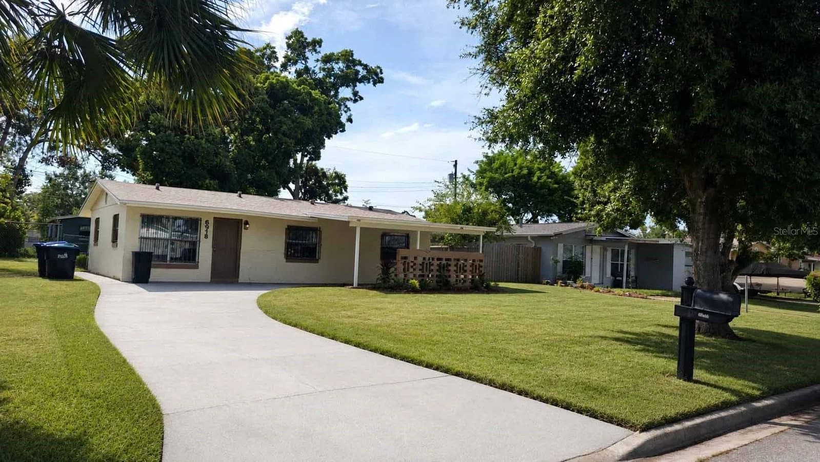 6918 RAVENNA, Orlando, FL 32819