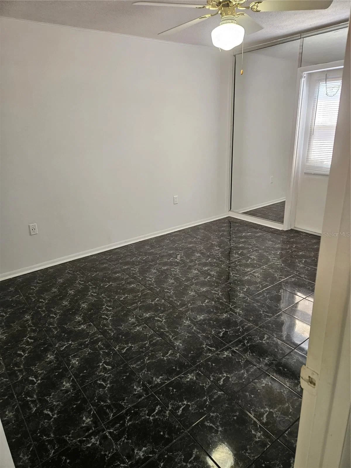 320 LAKEVIEW 3